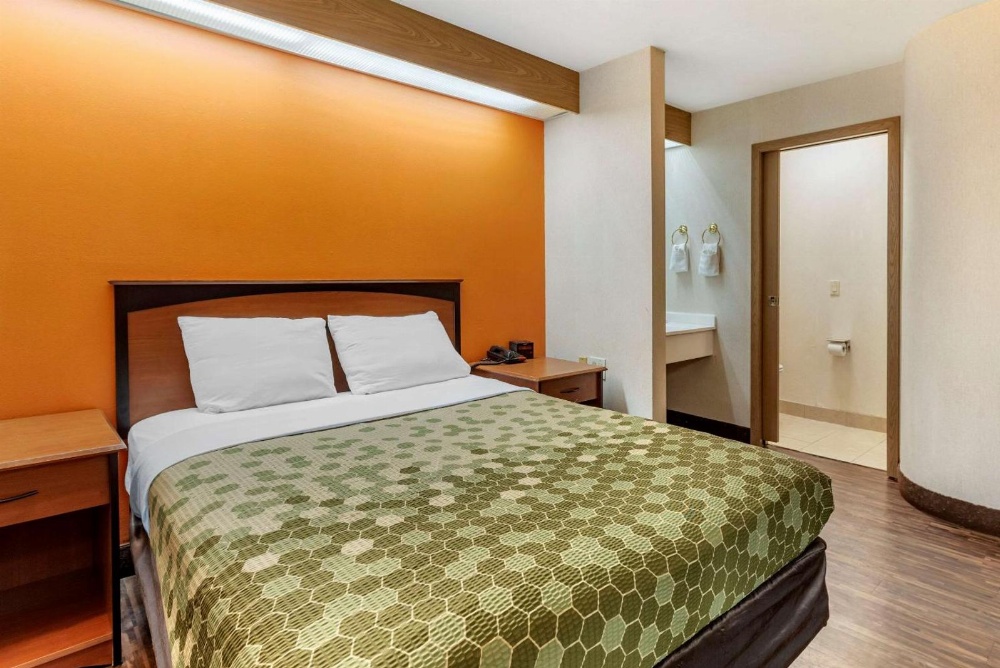 Econo Lodge North Academy Main image